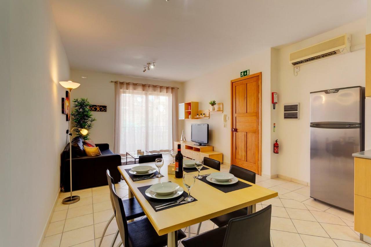 Spacious, Top Location Sliema Apartment ภายนอก รูปภาพ