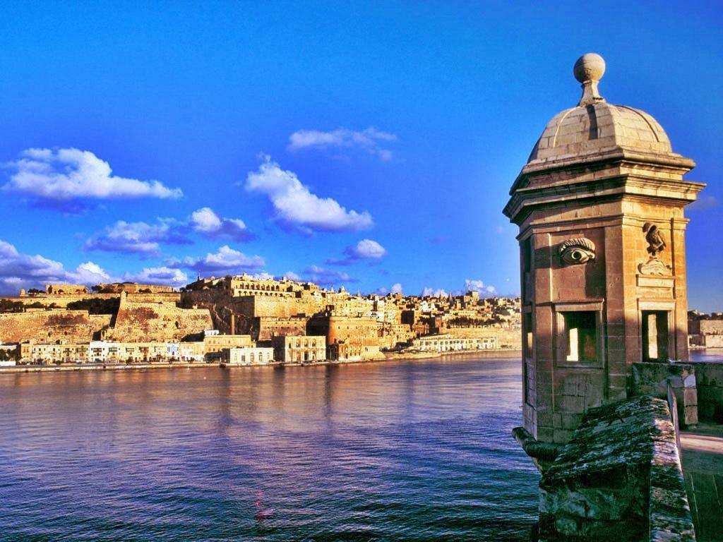 Spacious, Top Location Sliema Apartment ภายนอก รูปภาพ